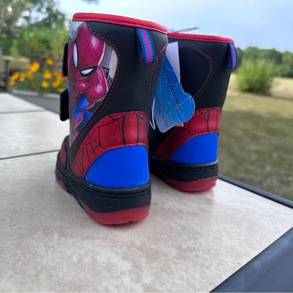 Spiderman Size 7 ‎ Toddler Red and Black Kids' LIGHTED Up Snow Boots NEW
